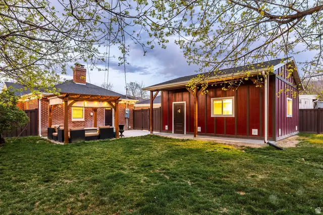 2008 E Stratford Dr, Salt Lake City, UT 84109 - #3