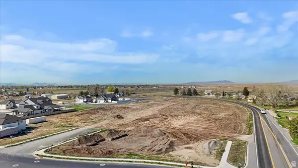 5800 W 4050 S, Hooper, UT 84315