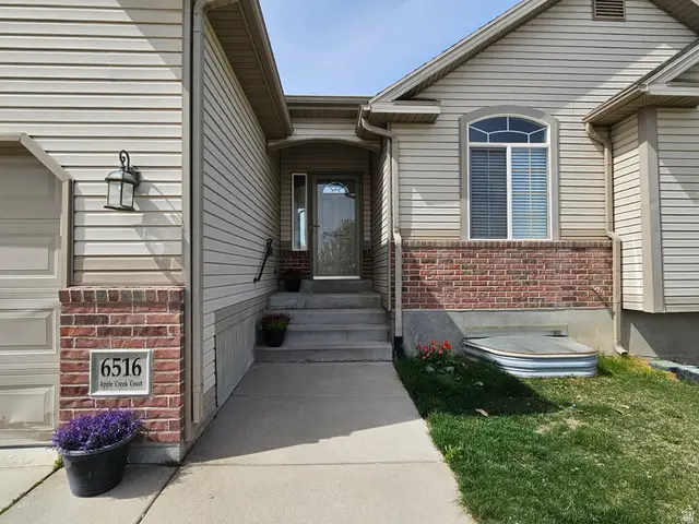 6516 S Apple Creek Ct W, Salt Lake City, UT 84118 - #3