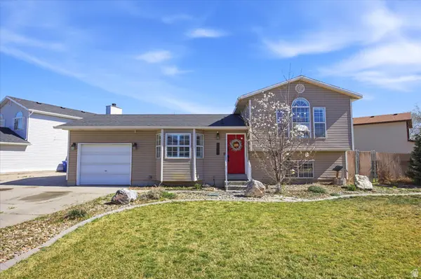 6831 S Fox Ridge Way, West Jordan, UT 84081