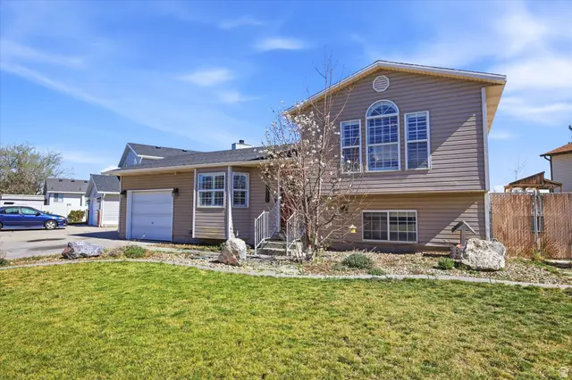 6831 S Fox Ridge Way, West Jordan, UT 84081 - #2
