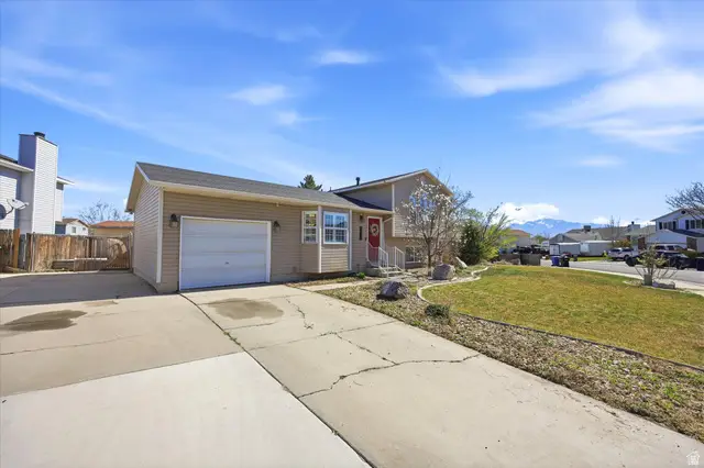 6831 S Fox Ridge Way, West Jordan, UT 84081 - #3