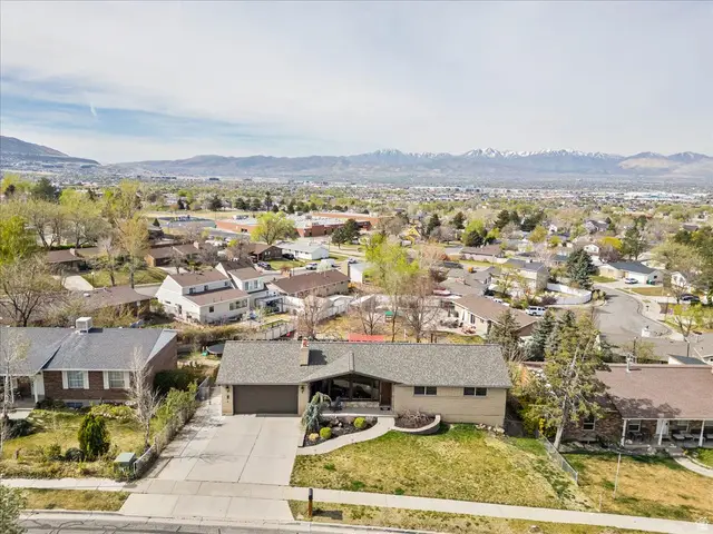 11940 S Pineridge Rd, Sandy, UT 84094 - #3