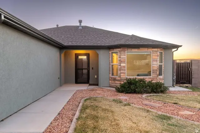 5097 N Scenic Dr, Enoch, UT 84721 - #2