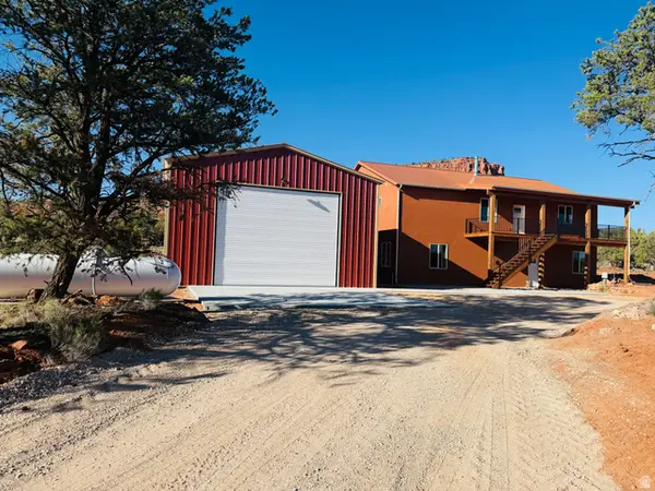 8835 E Serenity Rd, Kanab, UT 84741