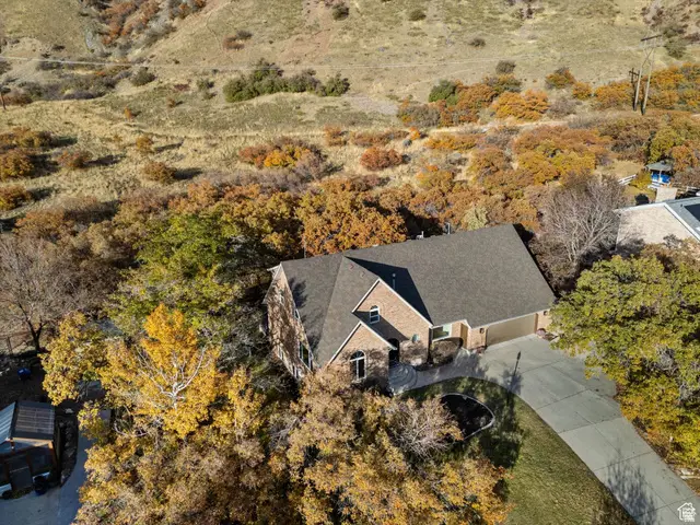 2078 E Spring Oaks Dr N, Springville, UT 84663 - #2