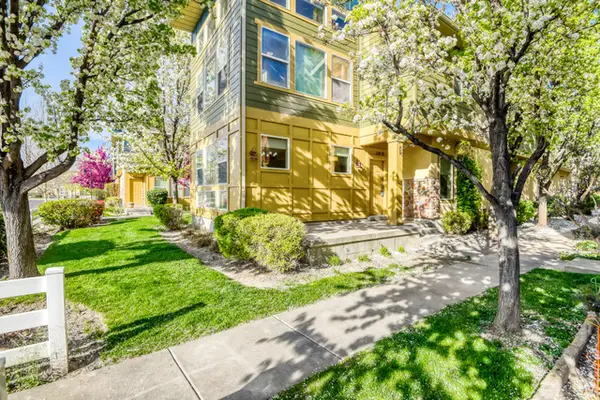 1114 N Shepard Creek Pkwy #10, Farmington, UT 84025