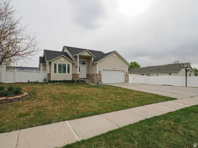 7335 S Quartz Hill Dr, West Jordan, UT 84081 - #2