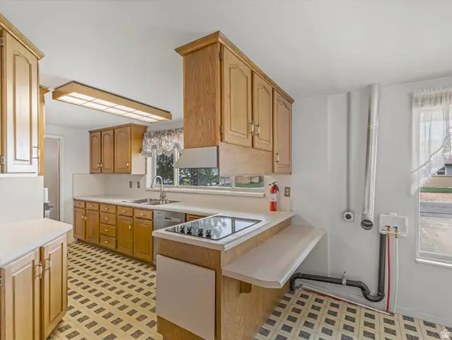 1204 E Iris Ln, Millcreek, UT 84106 - #3