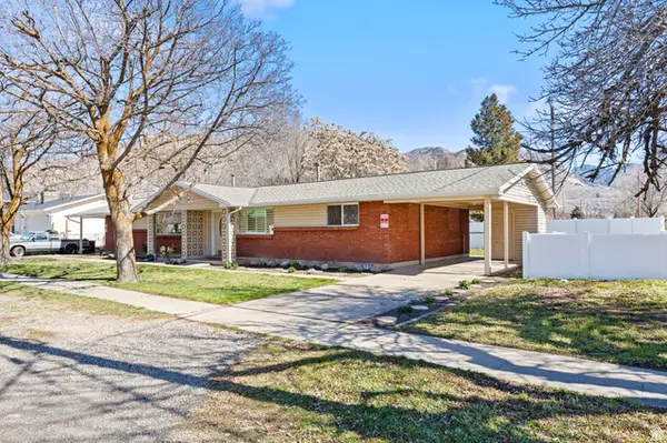 813 Canyon Rd, Ogden, UT 84404