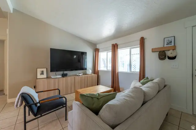 17 W Tiny Wood Dr S, Sandy, UT 84070 - #3