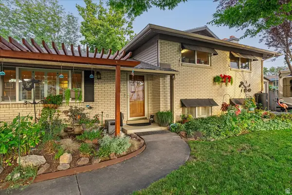 5883 S Homestead Ct E, Murray, UT 84107