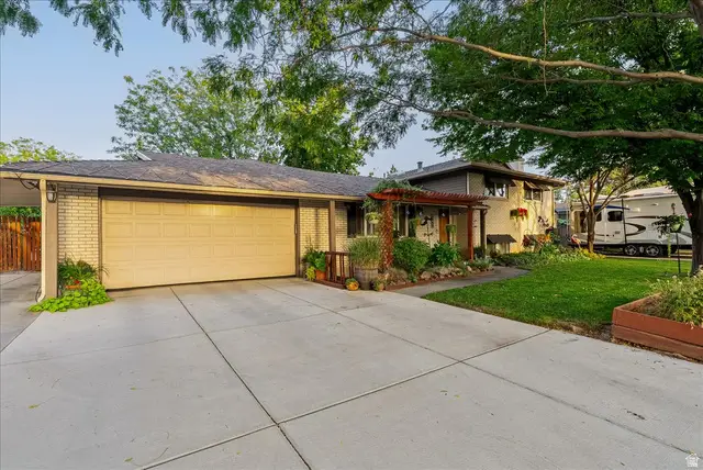 5883 S Homestead Ct E, Murray, UT 84107 - #2