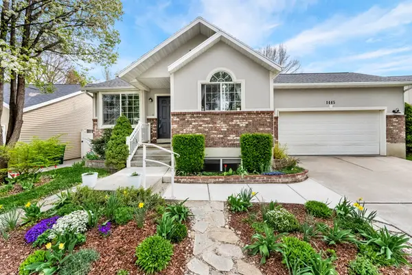 1445 W Silvercreek Dr S, Layton, UT 84041