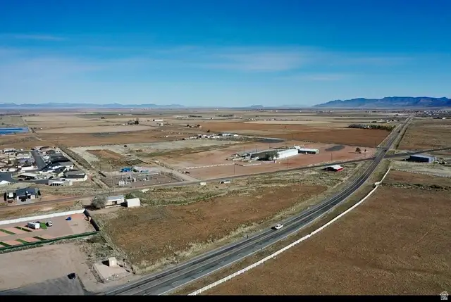 925 E Main St #4, Enterprise, UT 84725 - #1