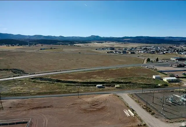 925 E Main St #4, Enterprise, UT 84725 - #2