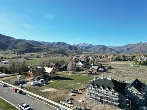 212 W Bridlewood Ln, Midway, UT 84049