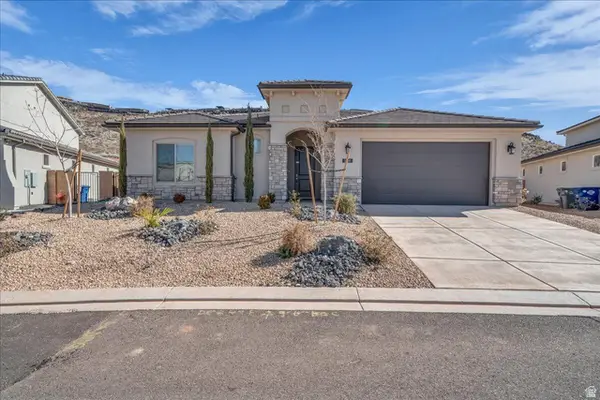 1466 N Arena Roja Dr, Washington, UT 84780