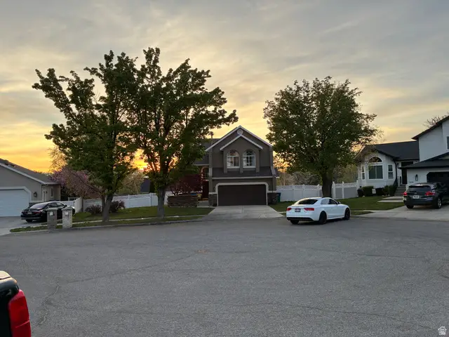 7910 S Pear Tree Cir, Sandy, UT 84094 - #2