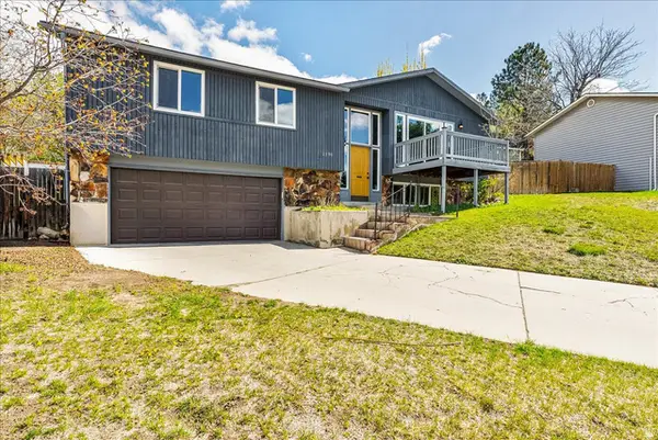 2196 E Thistlewood Way S, Sandy, UT 84092