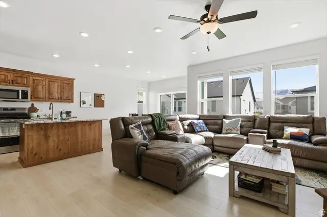 576 N 800 W, Smithfield, UT 84335 - #3