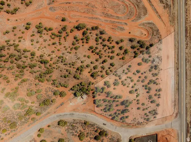 1933 S Canyon Dr, Apple Valley, UT 84737 - #3