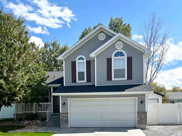 699 Country Club Dr, Stansbury Park, UT 84074