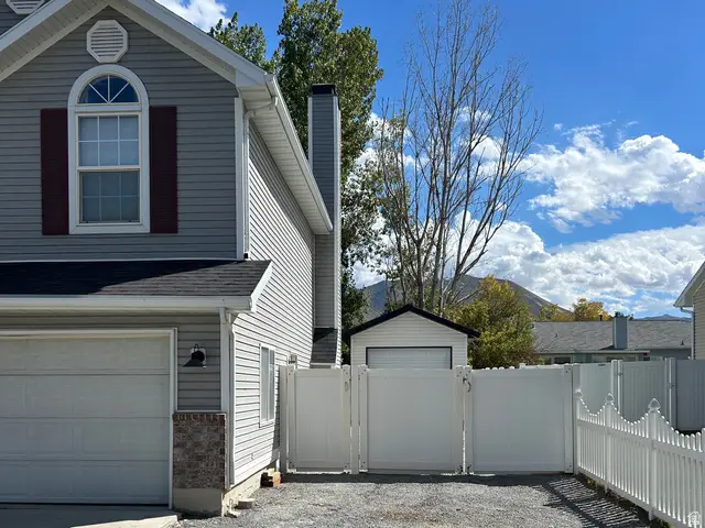 699 Country Club Dr, Stansbury Park, UT 84074 - #3