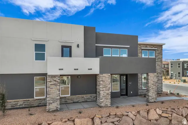 560 W Aqua Cove, Saint George, UT 84790 - #2