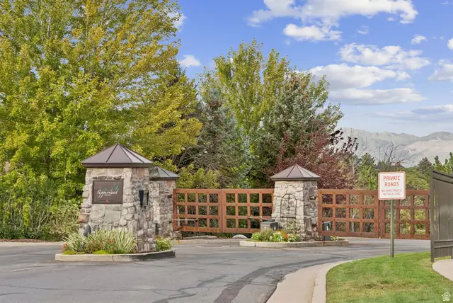 3093 E Scenic Valley Ln. Ln, Sandy, UT 84092 - #2