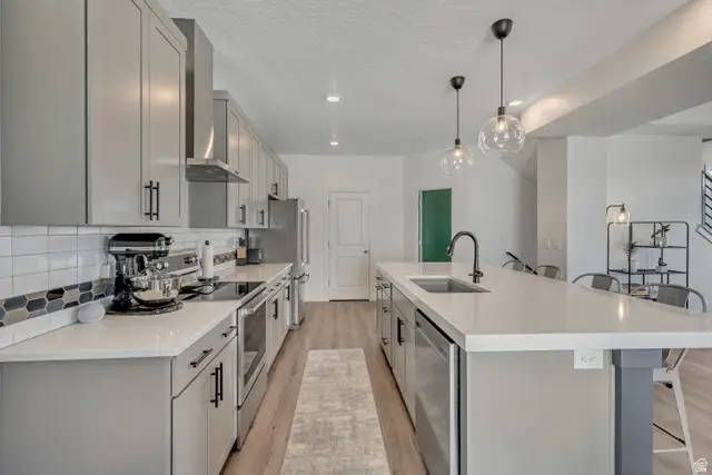 156 E Polaris Dr, Saratoga Springs, UT 84045 - #3