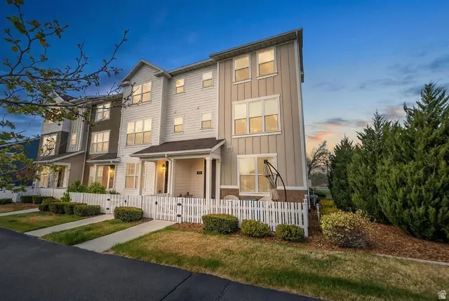 1007 W Painted Horse Ln, Bluffdale, UT 84065 - #2