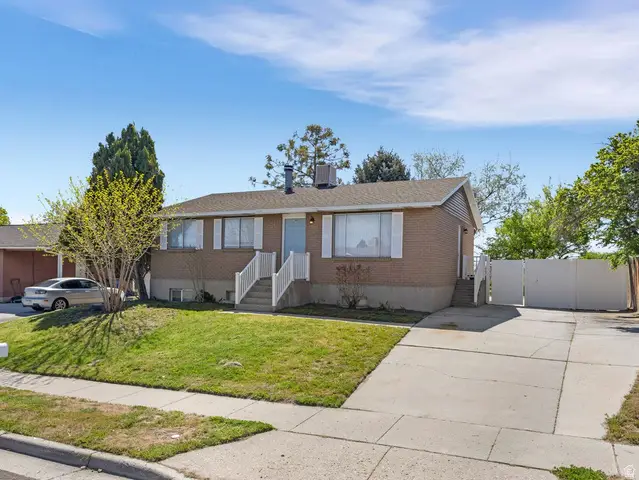 5089 W Highwood Dr, Kearns, UT 84118 - #2