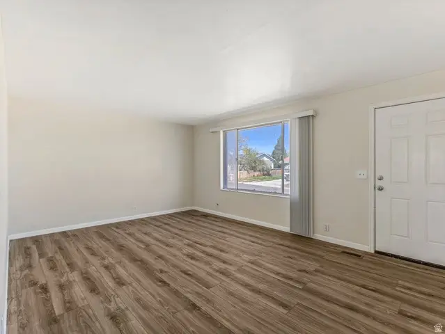 5089 W Highwood Dr, Kearns, UT 84118 - #3