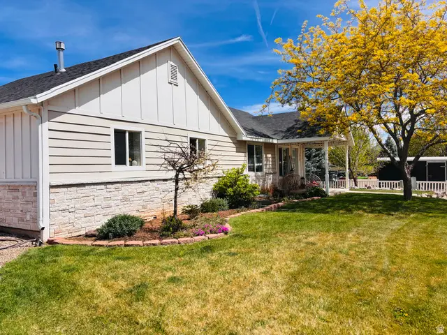 412 W Center St, Blanding, UT 84511 - #3