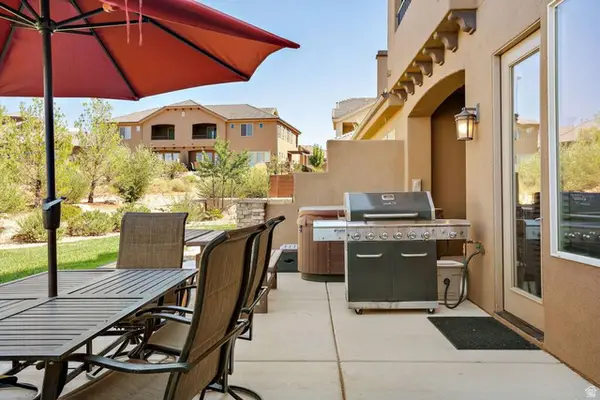 2009 N Coral Ridge Dr, Washington, UT 84780