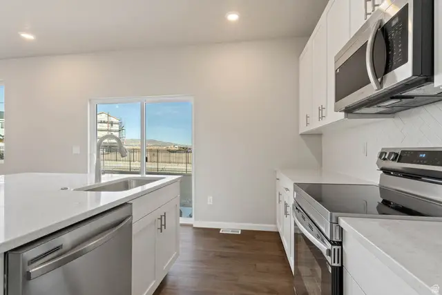 7069 N Sandstone Way, Eagle Mountain, UT 84005 - #2