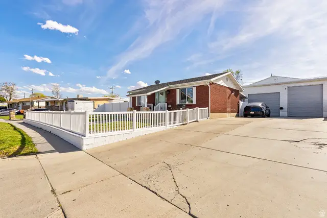 4870 S Southridge Dr, Taylorsville, UT 84129 - #2