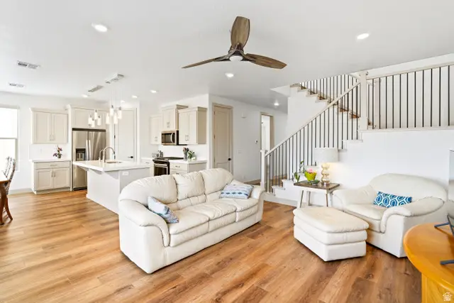 812 N Via Modelo Cir W, Washington, UT 84780 - #2