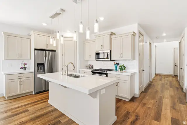 812 N Via Modelo Cir W, Washington, UT 84780 - #3