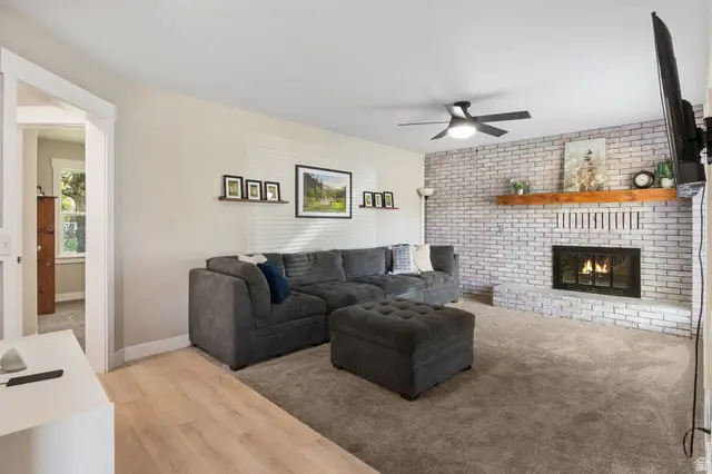 244 W Center St, Springville, UT 84663 - #2