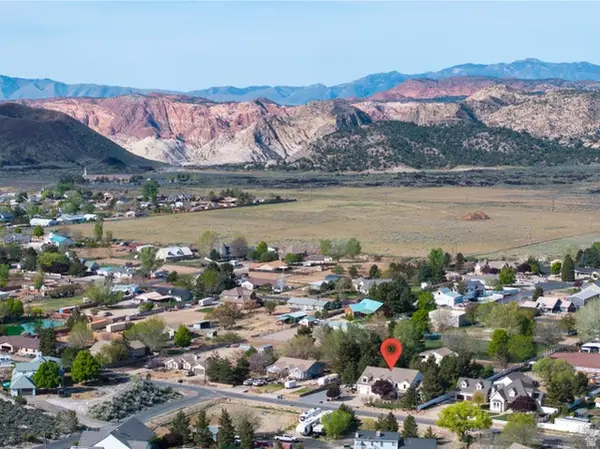 8375 N Diamond Valley Dr, St. George, UT 84770