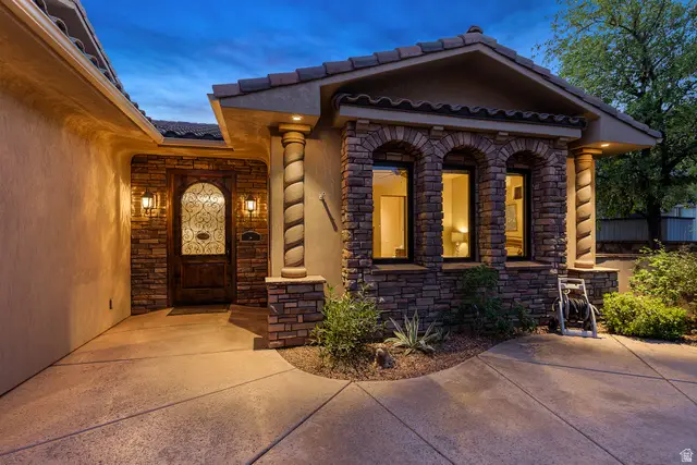 1941 N Cascade Canyon Dr, Saint George, UT 84770 - #3