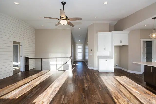 844 W 70 N, Hyrum, UT 84319 - #2