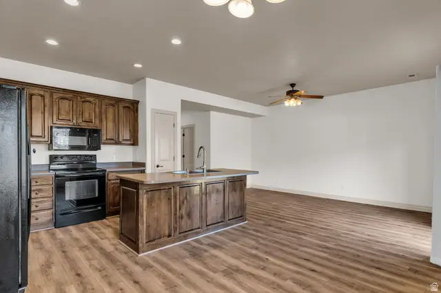 902 W 260 S, Pleasant Grove, UT 84062 - #3