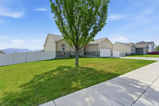 4054 S Mountain Moon Dr, Saratoga Springs, UT 84045 - #2