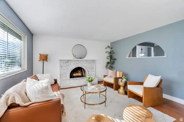 1327 N Main St, Farmington, UT 84025 - #3