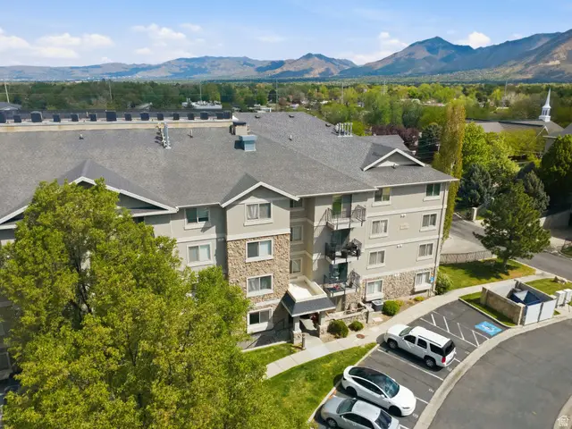 1205 E Privet Dr #102, Cottonwood Heights, UT 84121 - #3