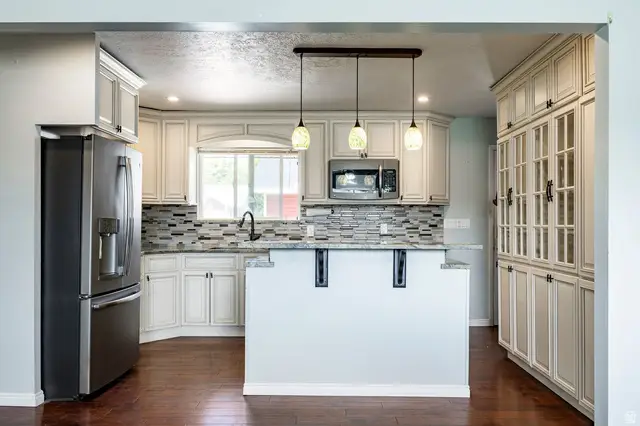 182 W Cornell Dr, Midvale, UT 84047 - #2