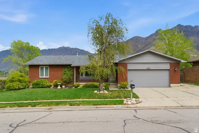 8923 S Cobblecrest Ln E, Sandy, UT 84093 - #2